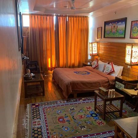 Auspiscious Him View Hotel McLeod Ganj Bagian luar foto