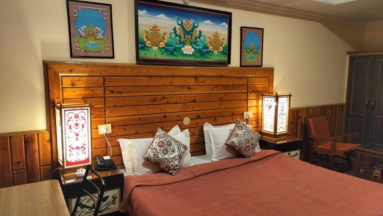 Auspiscious Him View Hotel McLeod Ganj Bagian luar foto