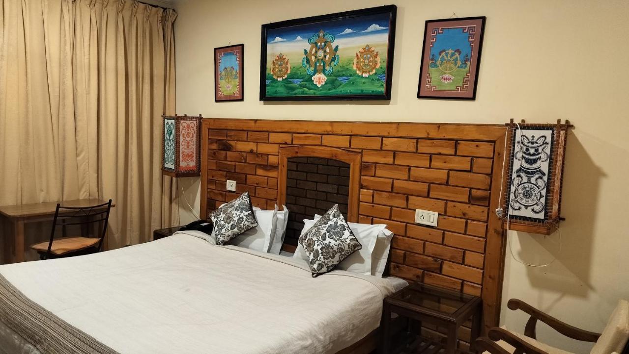 Auspiscious Him View Hotel McLeod Ganj Bagian luar foto